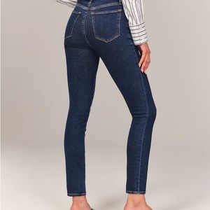 Abercrombie & Fitch High Rise The Super Jinny Ankle Size 29 - 8R in Super Dark